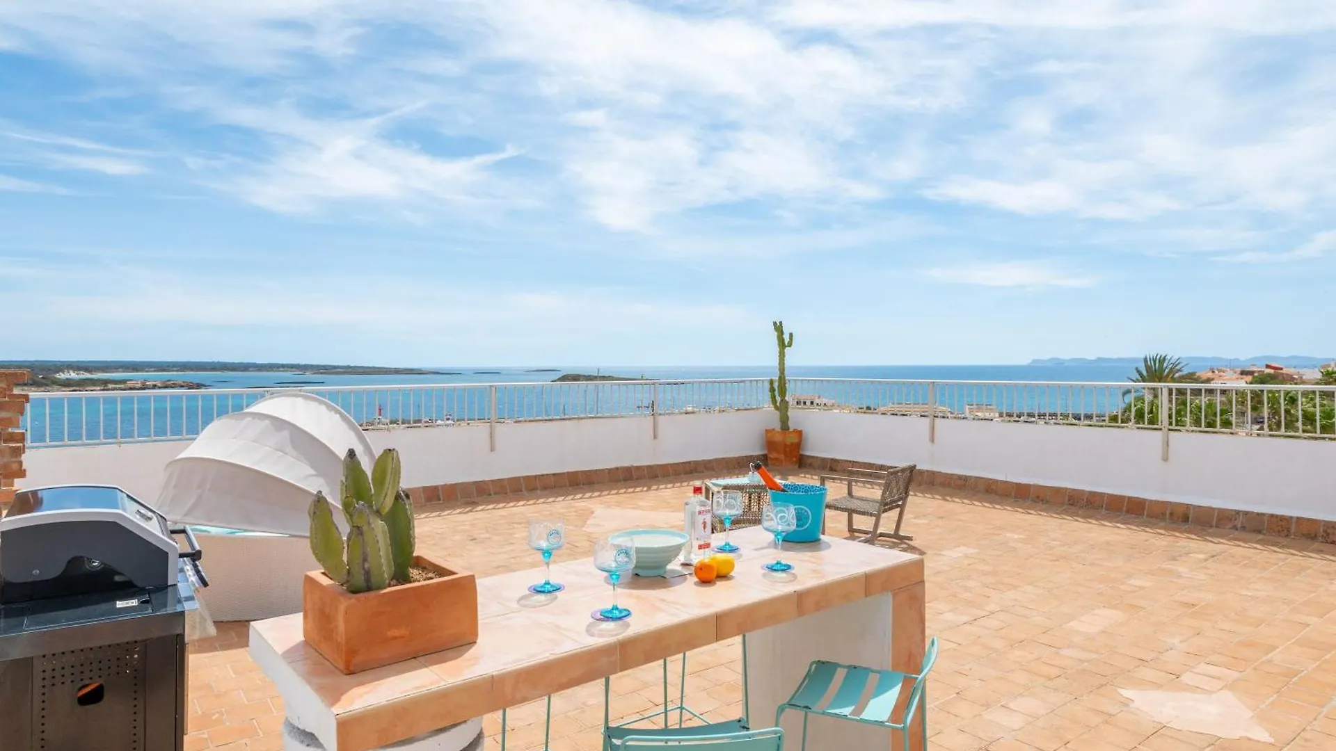 Beachfront Penthouse Colonia de Sant Jordi