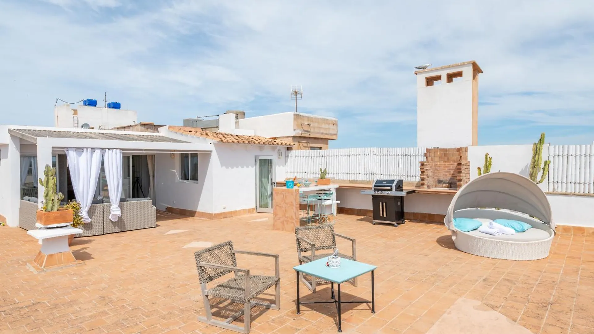 Beachfront Penthouse Colonia de Sant Jordi
